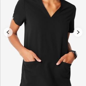 Figs 3 pocket scrub top